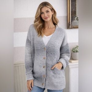 Bécool V-Neck Oversized Cardigan in Charcoal Multi
M | DAILYLOOK
